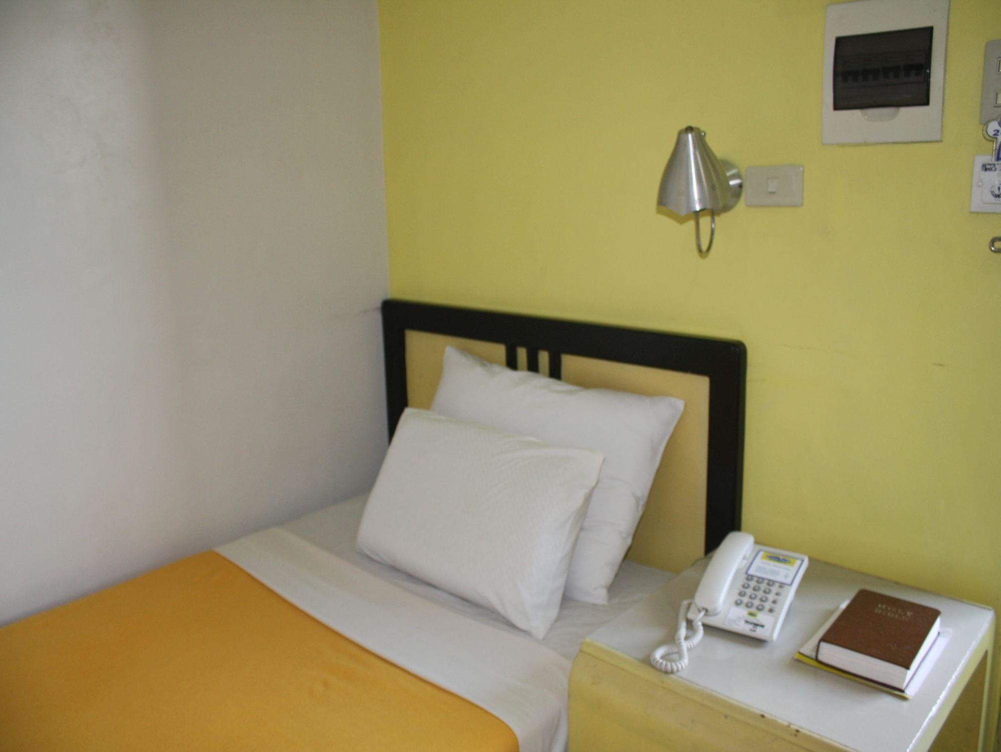 Babuy Riverside Inn מראה חיצוני תמונה