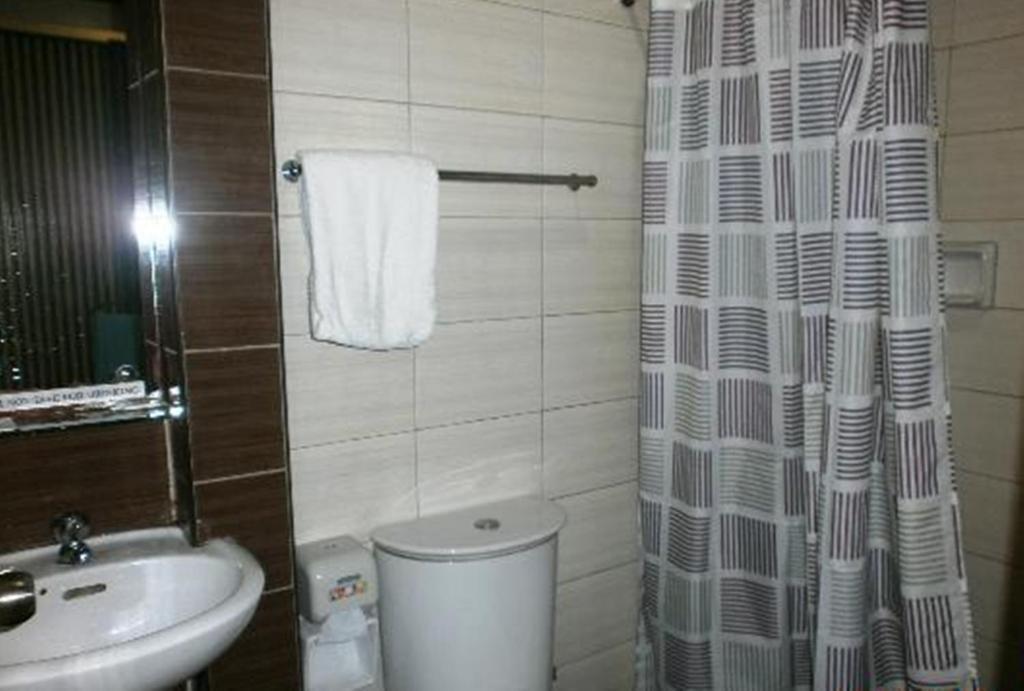 Babuy Riverside Inn חדר תמונה
