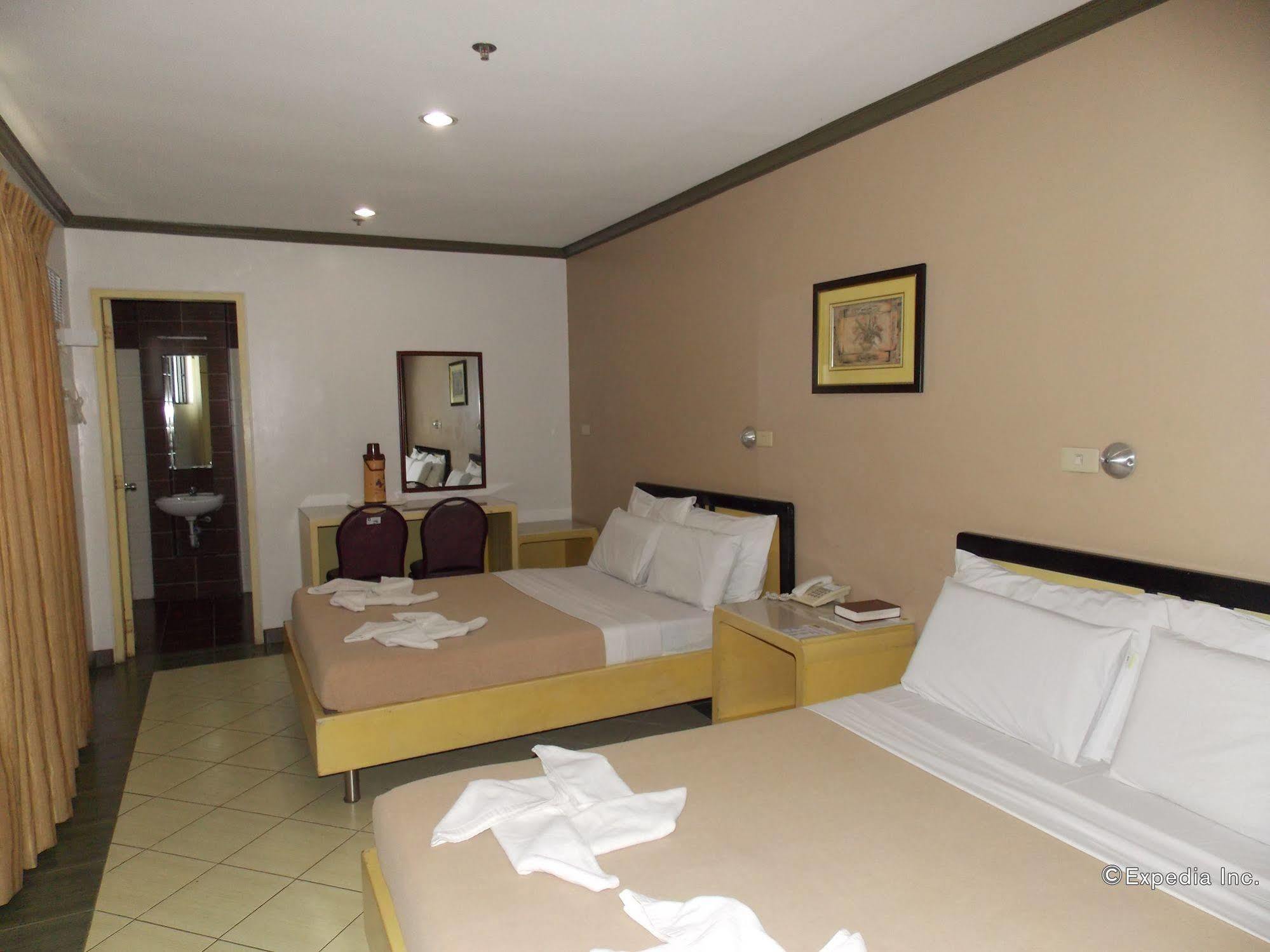 Babuy Riverside Inn מראה חיצוני תמונה