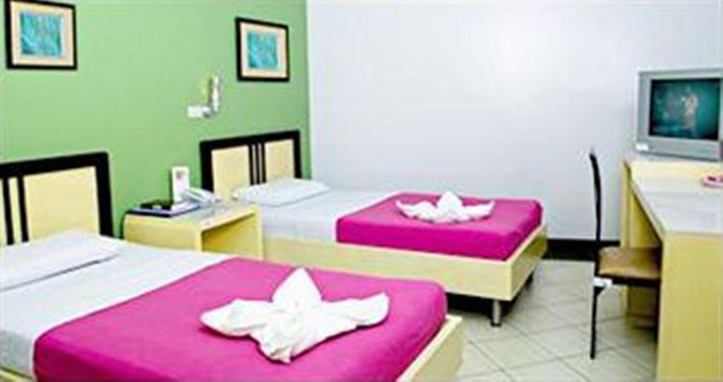 Babuy Riverside Inn מראה חיצוני תמונה